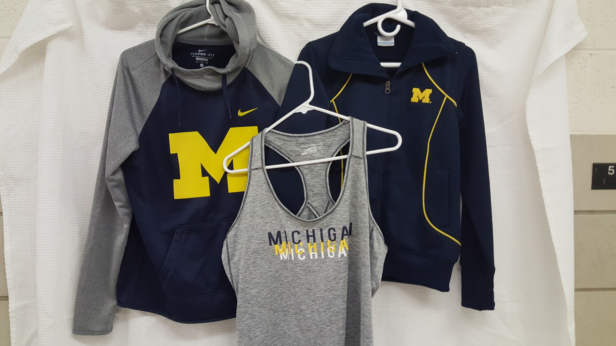MICHIGAN Jackets & Jersey Shirt