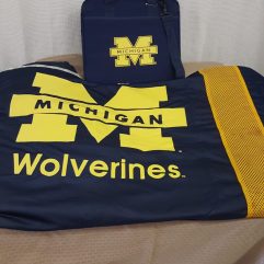 U of M Blanket & Stadium Seat