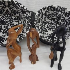 Baskets and statue's