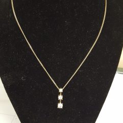 Three stone necklace
