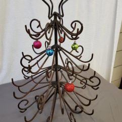 Metal ornament tree
