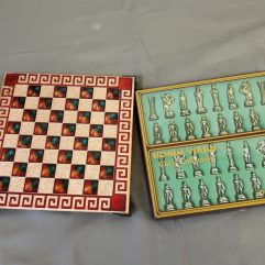 Signum Versus Chess Set