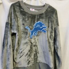 Fuzzy Lions Pullover