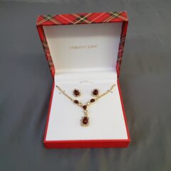 Jewelry necklace & earrings set