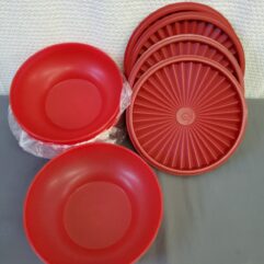 Tupperware Cereal bowls with lids