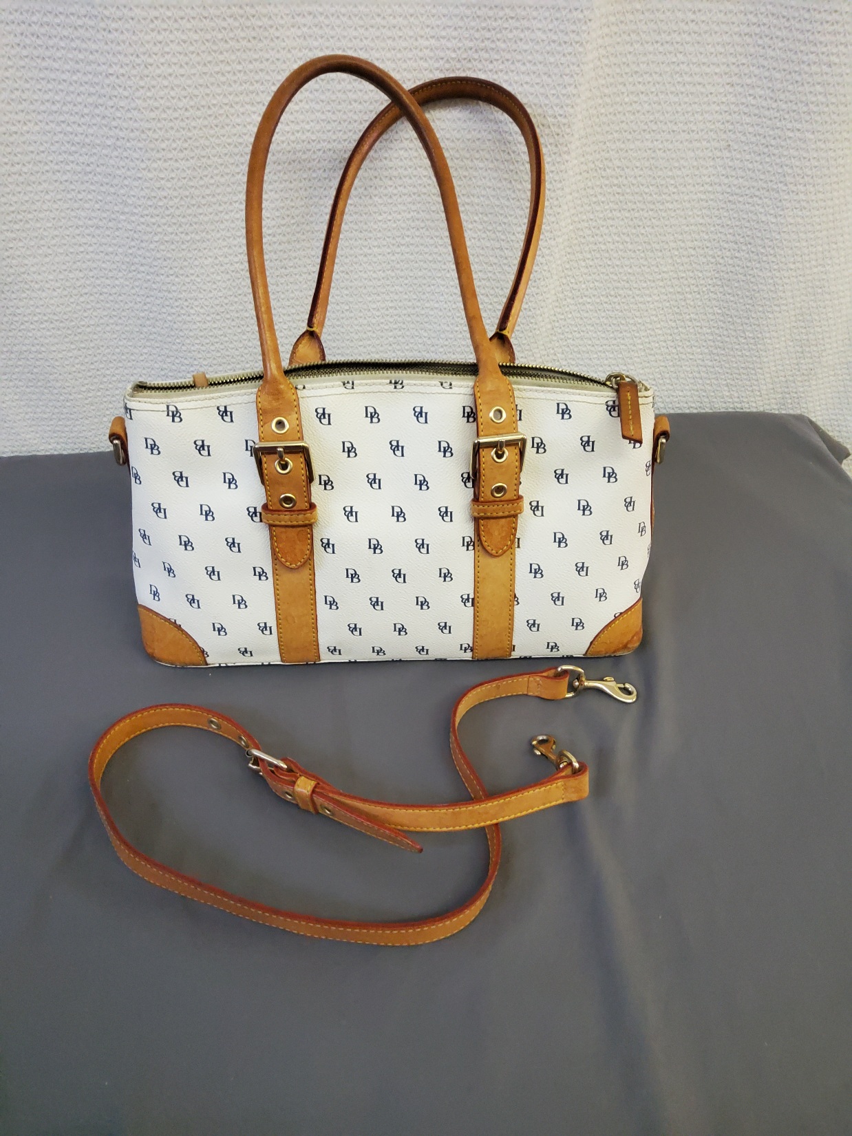Dooney Bourke Retro Bag - Image 4