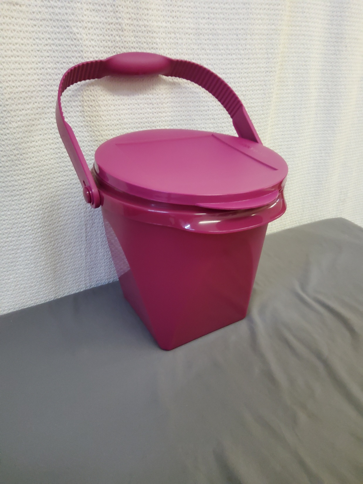 Tupperware Storage Container with handle - Image 2